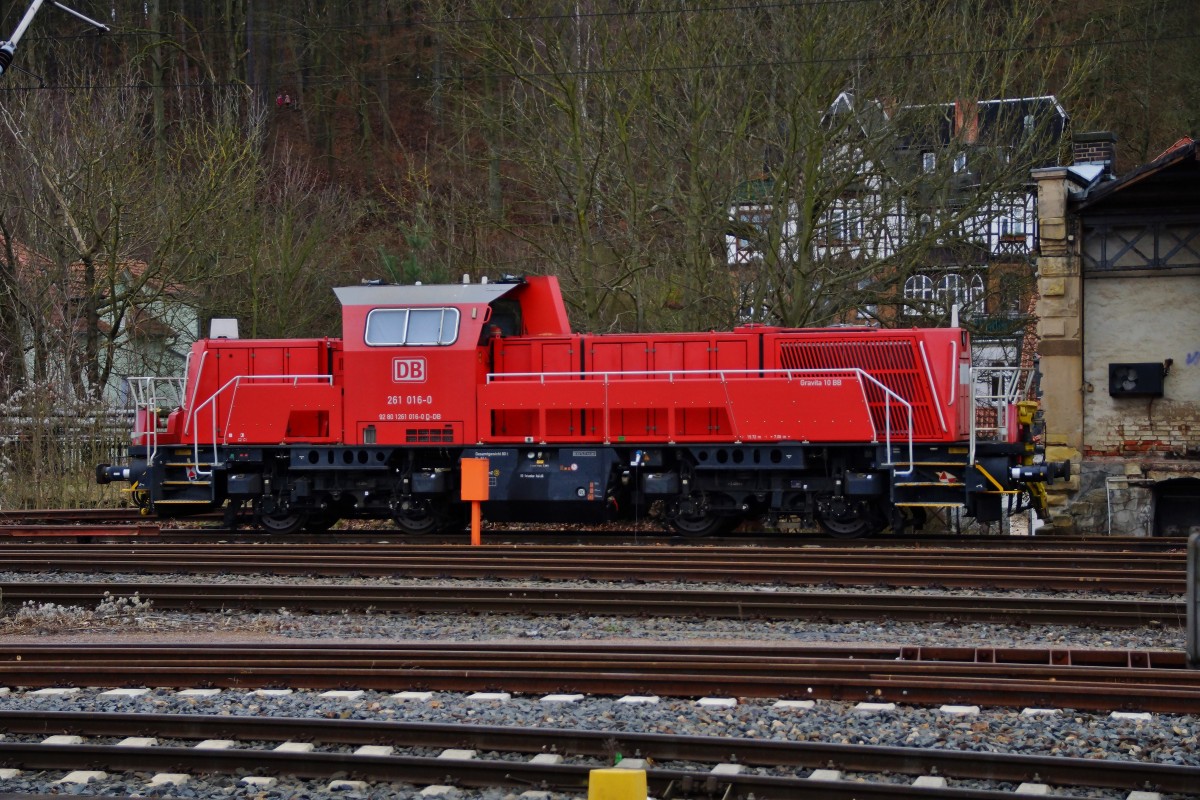 261 016-0 eine Gravita 10 BB ist abgestellt im Bhf. von Eisenach am 16.01.15.