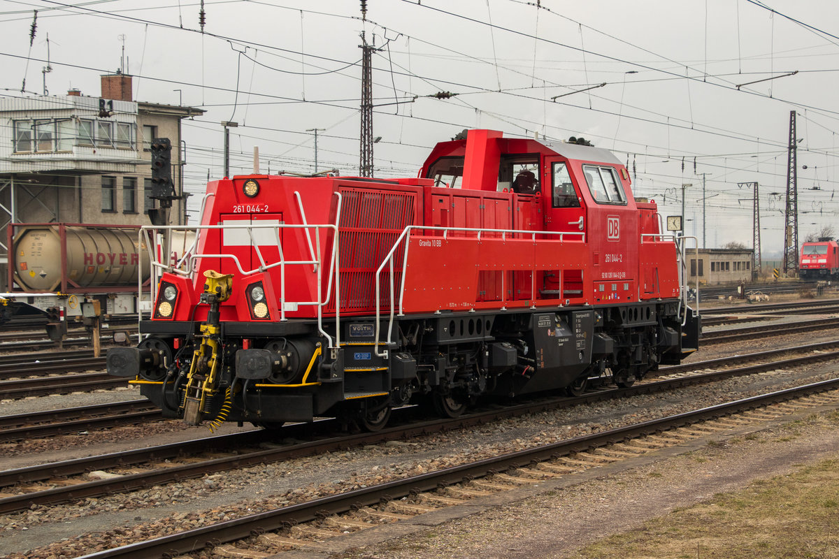 261 044-2 im Bahnhof Großkorbetha am 20. Februar 2018. 