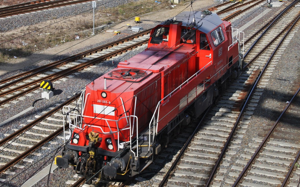 261 055-8 auf Rangierfahrt am 16.3.2016 zwischem dem Kieler Hauptbahnhof und dem BW.