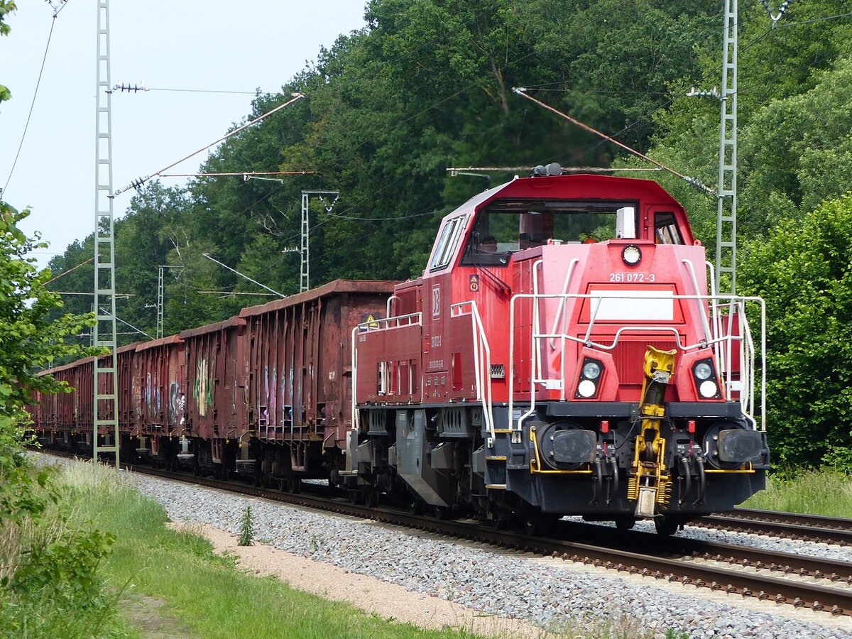 261 072 mit Güterzug von Hanekenfähr in Rheine=Bentlage, 04.06.2022