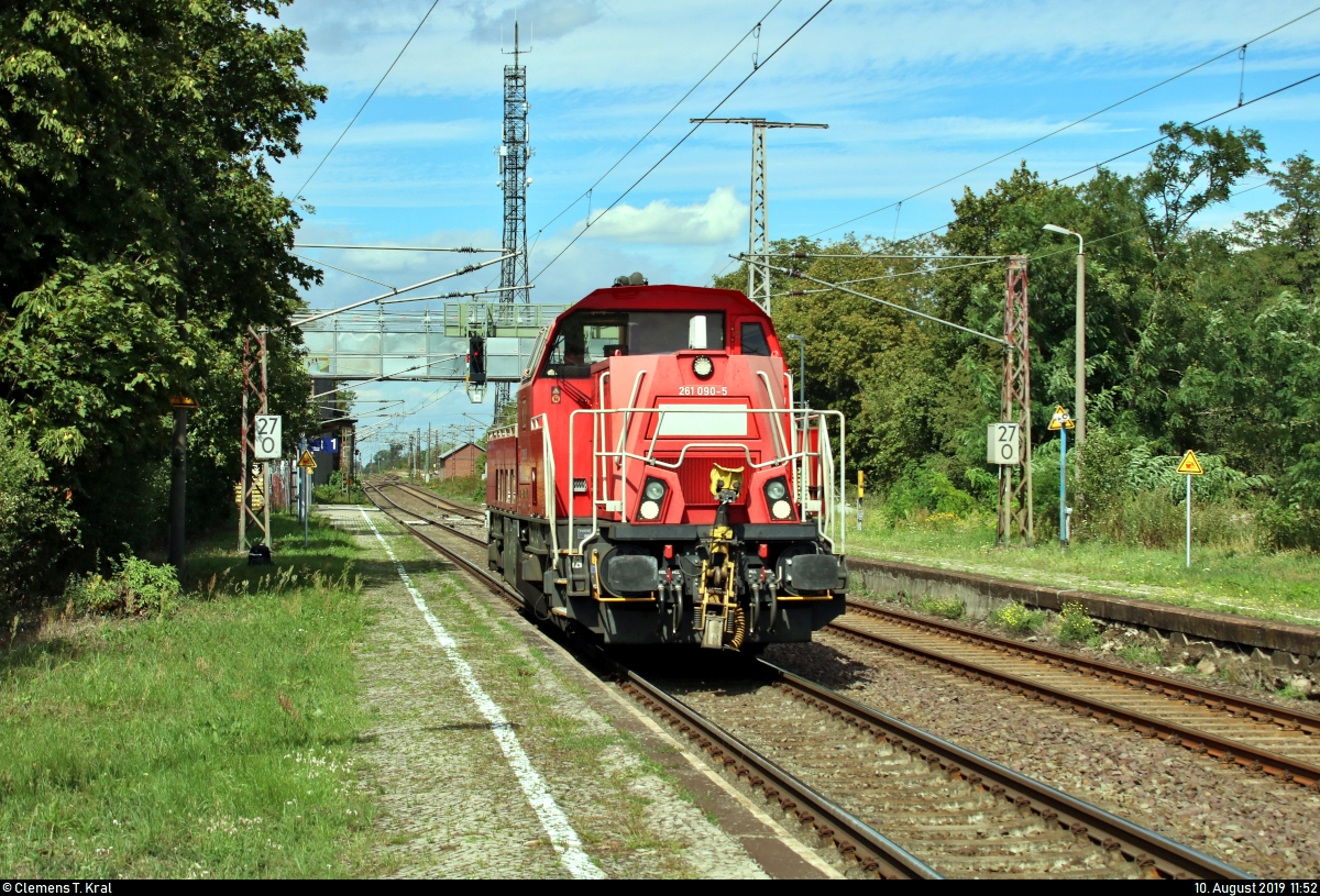 261 090-5 (Voith Gravita 10 BB) DB als Tfzf durchfährt den Bahnhof Güterglück auf der Bahnstrecke Biederitz–Trebnitz (KBS 254) Richtung Trebnitz.
Grüße zurück!
[10.8.2019 | 11:52 Uhr]