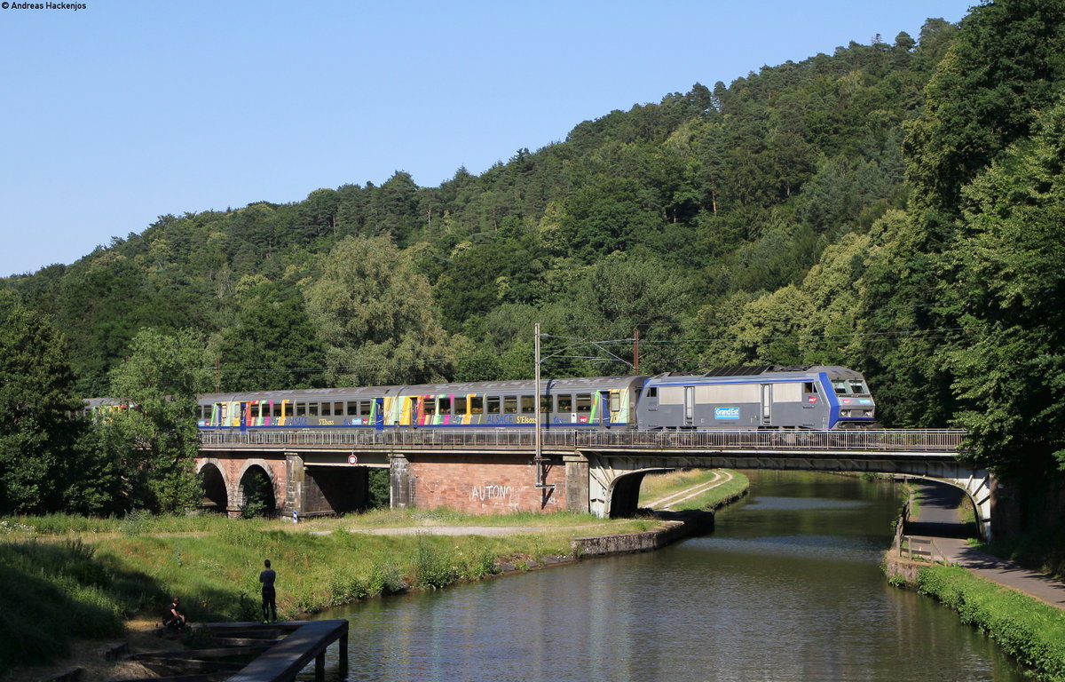 26150 mit dem TER35036 (Strasbourg-Nancy Ville) bei Stambach 30.6.18
