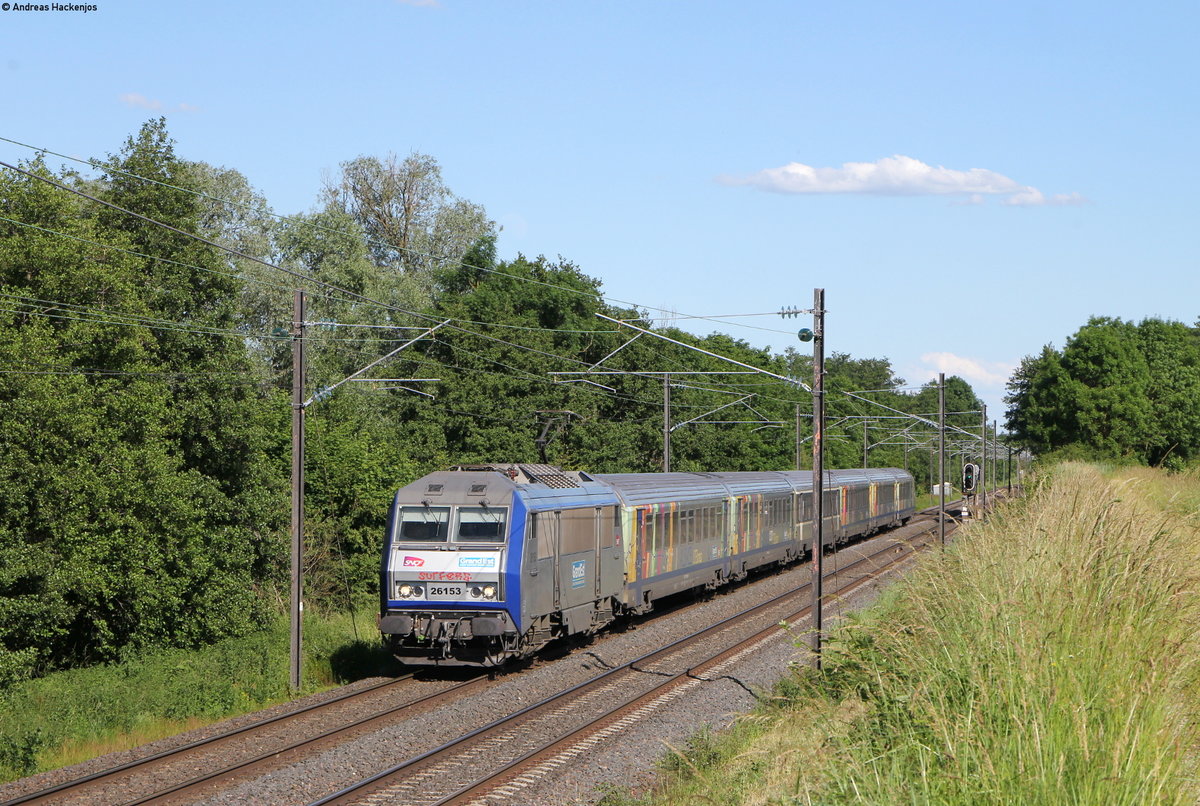 26153 mit dem TER35024 (Strasbourg-Nancy Ville) bei Steinbourg 13.6.19