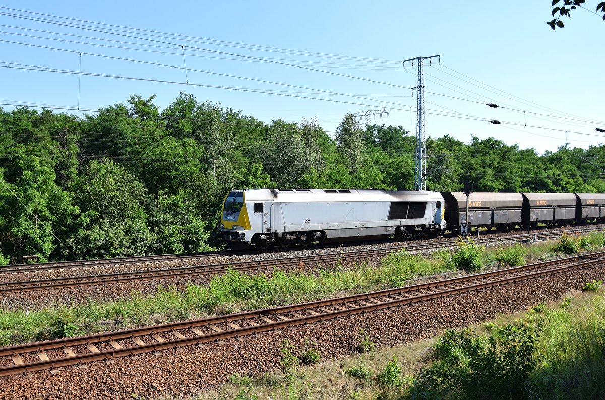 263 004-4 von der HVLE bei der Ausfahrt von Senftenberg in Richtung Cottbus am 24.06.2016.