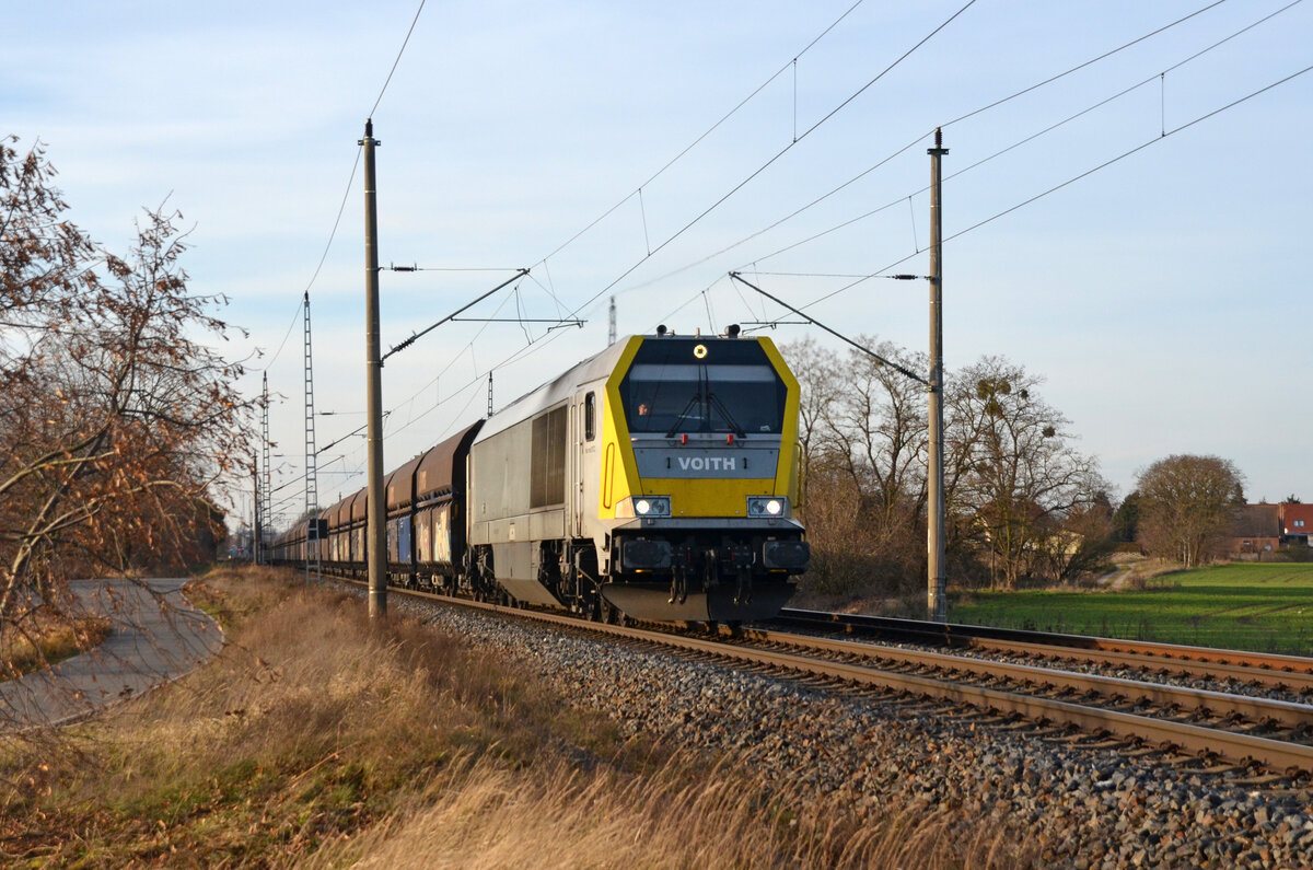263 004 führte für die hvle am 17.12.23 einen  Kalkzug durch Wittenberg-Labetz Richtung Falkenberg(E).