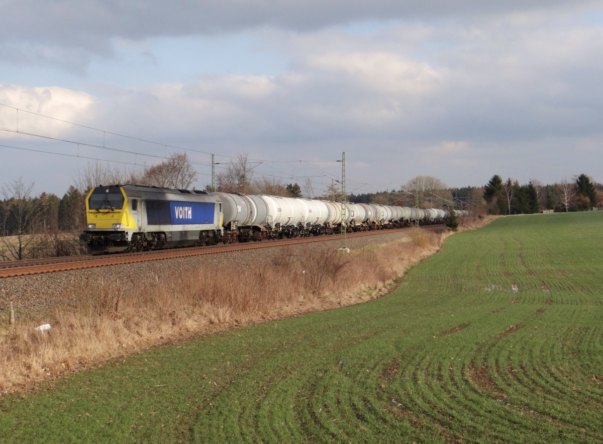 264 001 zu sehen am 18.02.16 mit einem Kesselzug an der Schöpsdrehe bei Plauen/V..