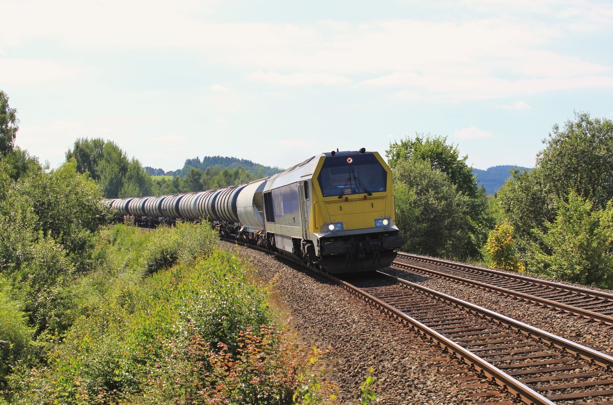 264 001 zu sehen am 17.08.16 mit einem Kesselzug in Marktredwitz.