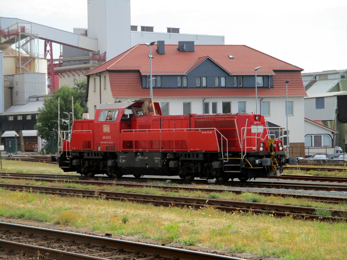 265 012 auf Rangierfahrt,am 01.September 2022,im Bahnhof Herringen/Werra.