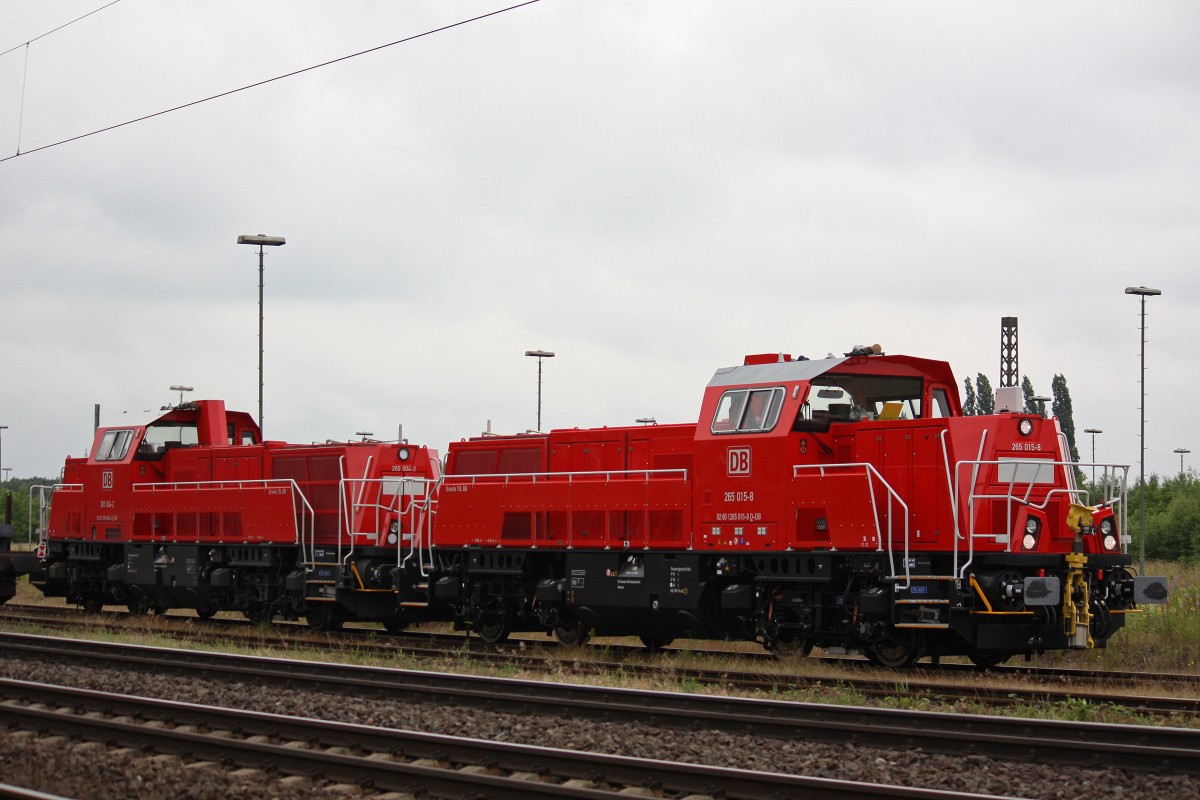 265 015+265 004 am 24.6.13 beim umspannen in Duisburg-Bissingheim.