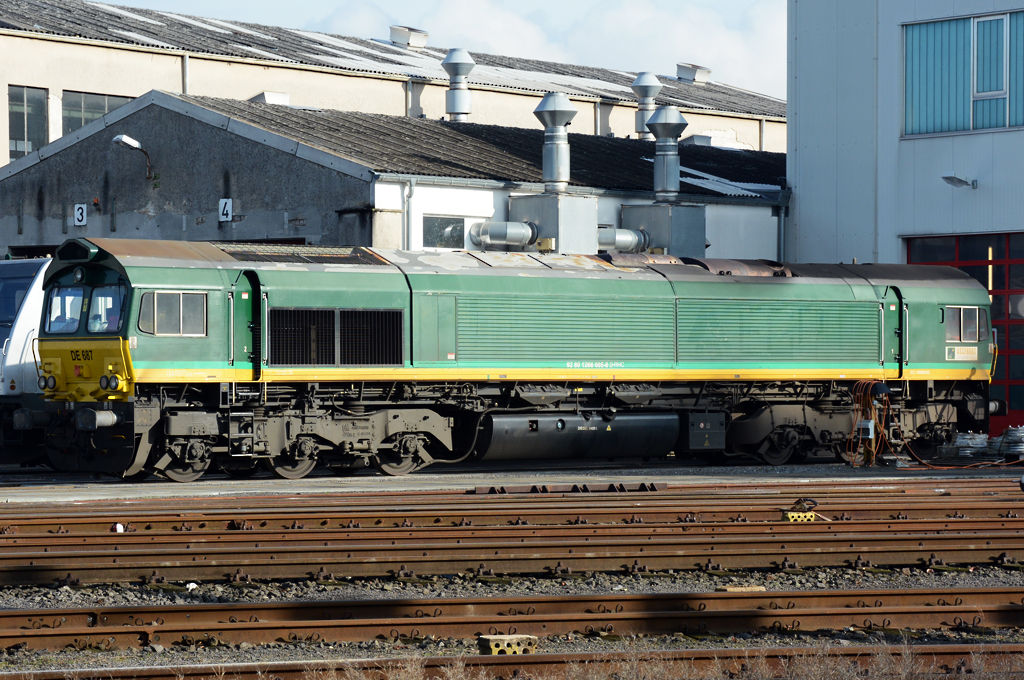 266 005-8 DE687 der HGK in Brüchl-Vochem - 13.11.2014