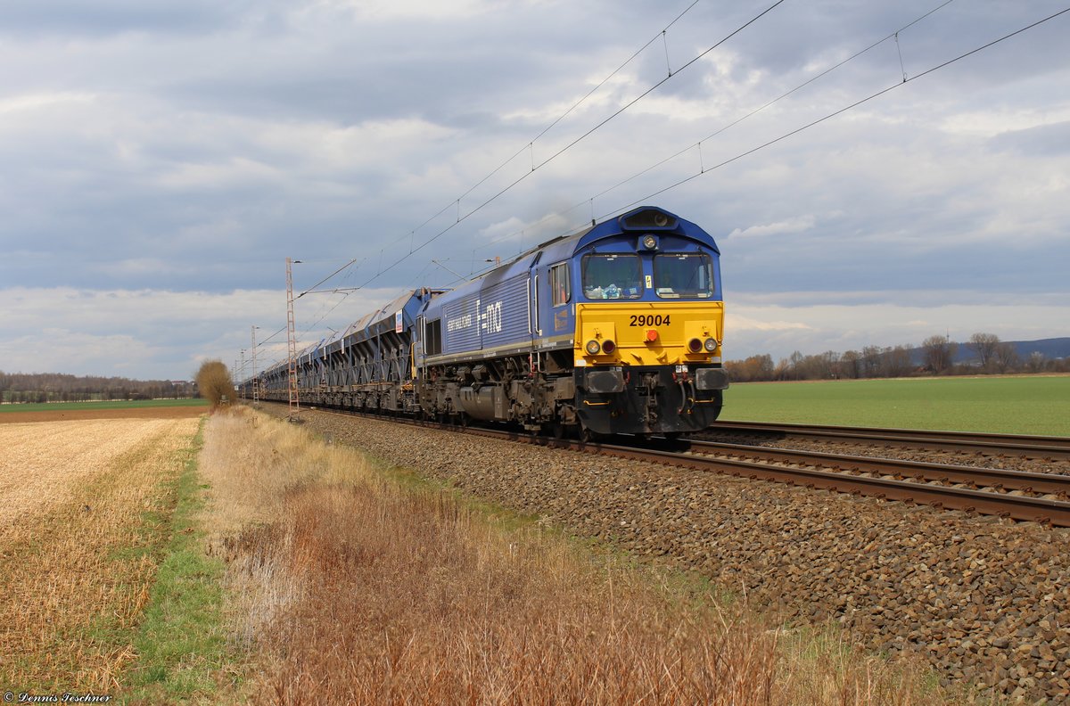 266 027-2 HHPI mit einem langen Schotterzug bei Niedernjesa am 03.04.2018