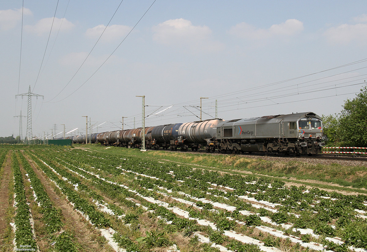 266 061 / DE61 bei Hürth Fischenich am 24.04.2020