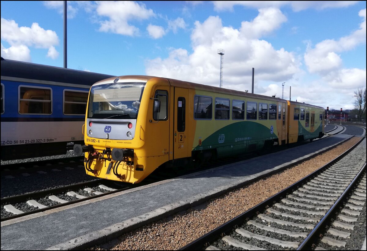 ČD 814 082-4 am 2.4.2024 in HBf Kladno