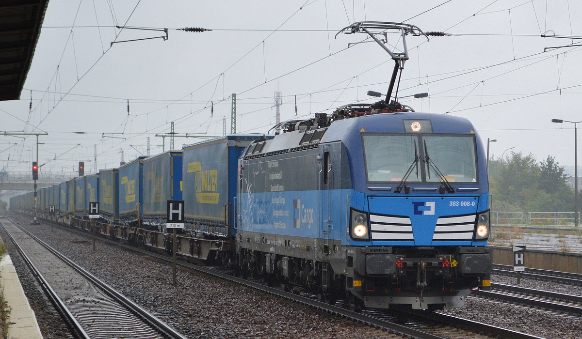 ČD Cargo a.s., Praha  383 008-0  mit dem Taschenwagenzug (LKW Walter Trailer) aus Rostock am 09.09.19 Bahnhof Flughafen Berlin Schönefeld. (- KT 41375 Rostock Seehafen - Brno jih) 