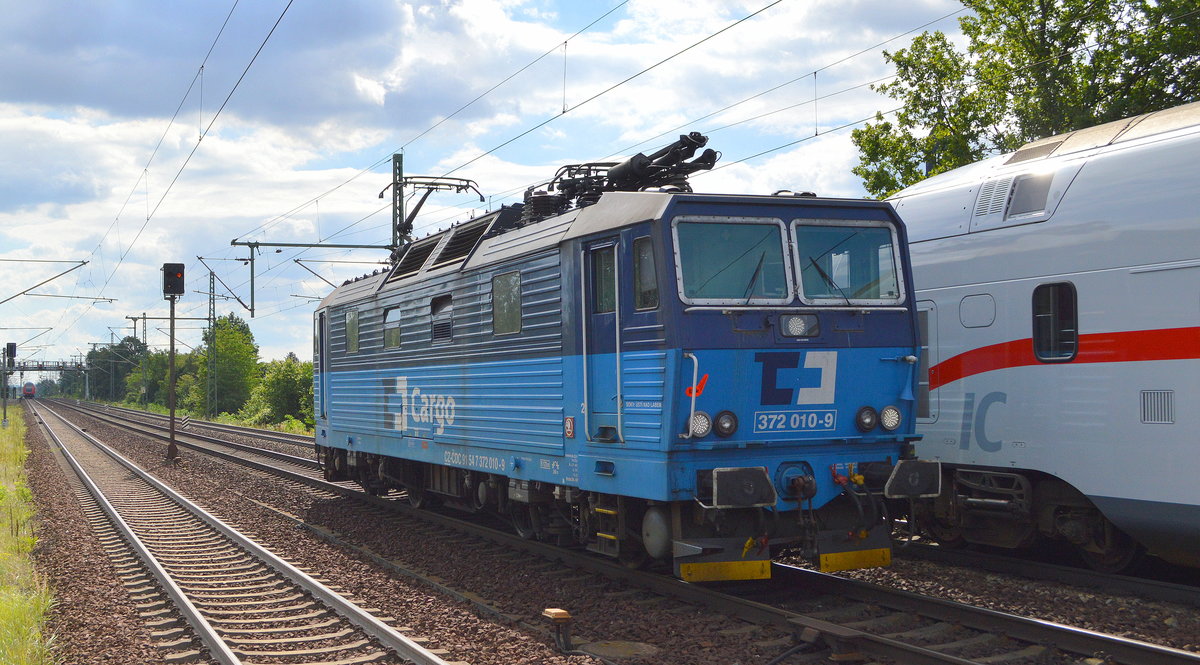 ČD Cargo a.s., Praha [CZ] mit  372 010-9  (NVR:  CZ-CDC 91 54 7 372 010-9 ) am 25.08.20 Bf. Dresden-Strehlen.