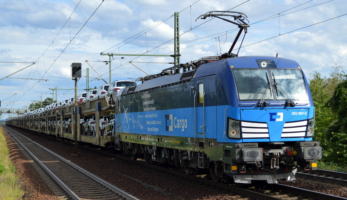 ČD Cargo a.s., Praha [CZ] mit  383 007-2  [NVR-Nummer: 91 54 7383 007-2 CZ-CDC] und PKW-Transportzug (fabrikneue Skoda Modelle) am 25.08.20 Bf. Dresden-Strehlen.
