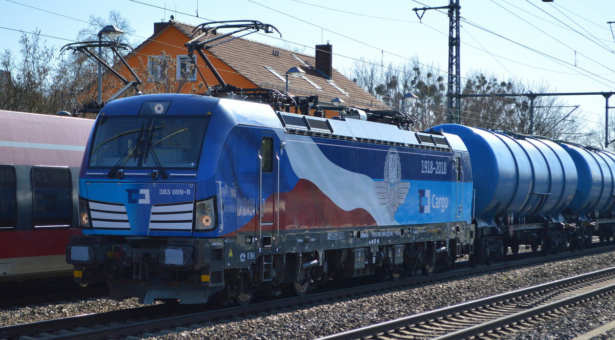 ČD Cargo a.s., Praha [CZ] mit  383 009-8  [NVR-Nummer: 91 54 7383 009-8 CZ-CDC] und Kesselwagenzug am 01.03.22 Durchfahrt Bf. Golm (Potsdam).
