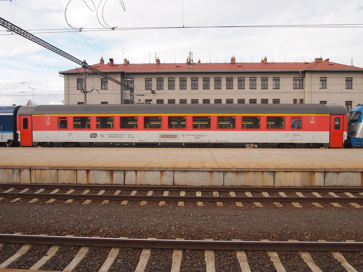 ČD klimatisierten Wagen 1.Klasse Ampz im Bahnhof Prag am 8.11.2013. Hersteller konsortium SGP-Siemens und MSV Studnka.