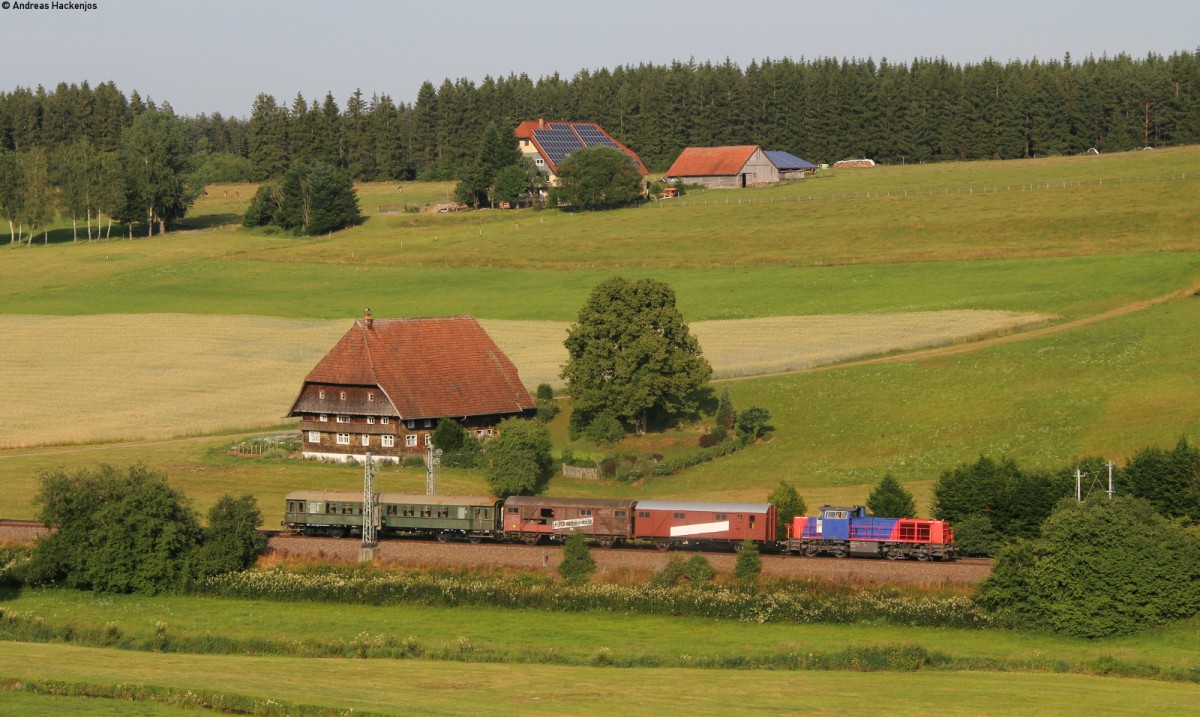 271 003-6 mit dem DGS 69195 DGS 69195 (Freiburg(Brg)Gbf - Villingen(Schww) ) bei Stockburg 26.7.13