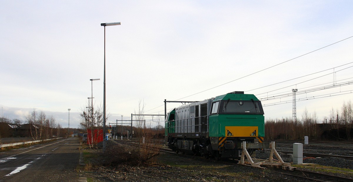 272 403-7 von Railtraxx steht am Prellbock in Montzen-Gare(B).
Aufgenommen in Montzen-Gare(B). 
Bei Sonne und Wolken am Nachmittag vom 3.1.2016. 