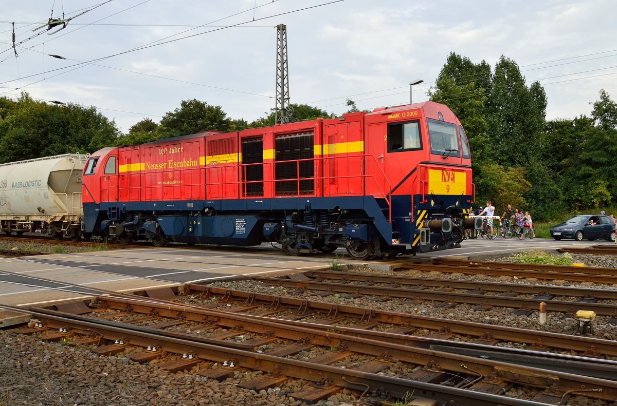273 012-5 alias Neusser Eisenbahn Nr. 9 auf dem B Blumenstrae in Grevenbroich am Freitag den 30.8.2013