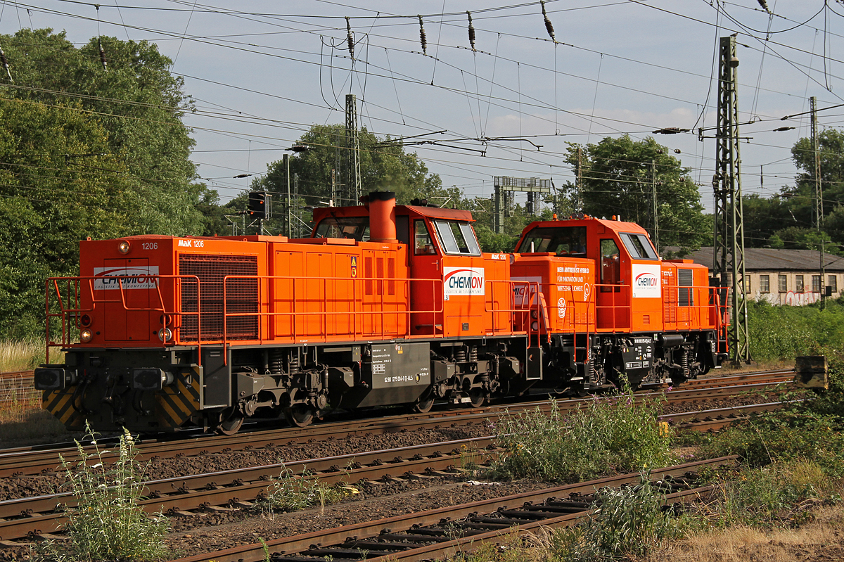 275 004 & 1002 015 in Köln Kalk am 23.06.2017 (öffentl. zugänglich)