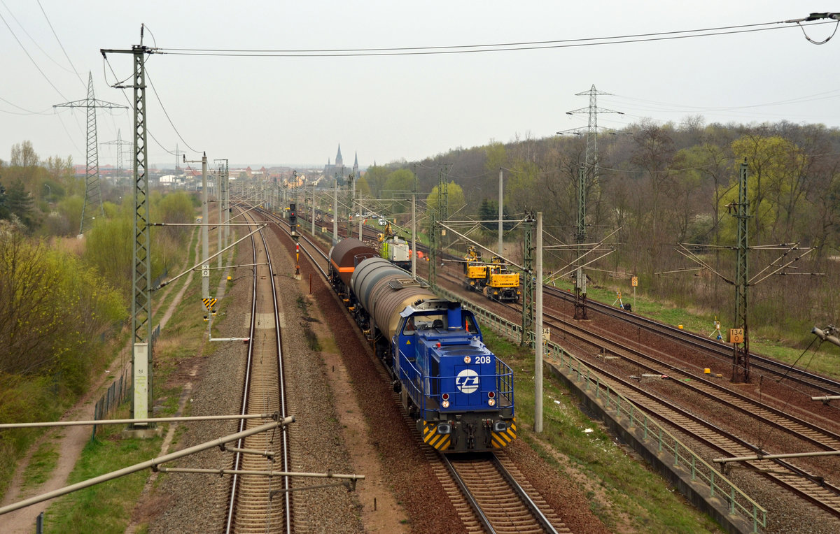 275 011 der InfraLeuna, welche intern die Nummer 208 trägt, beförderte am 05.04.17 die Übergabe von Bitterfeld nach Großkorbetha durch Holzweißig Richtung Delitzsch. Wegen der Bauarbeiten zwischen Landsberg und Halle(S) konnte der Zug nicht den Regelweg nehmen.