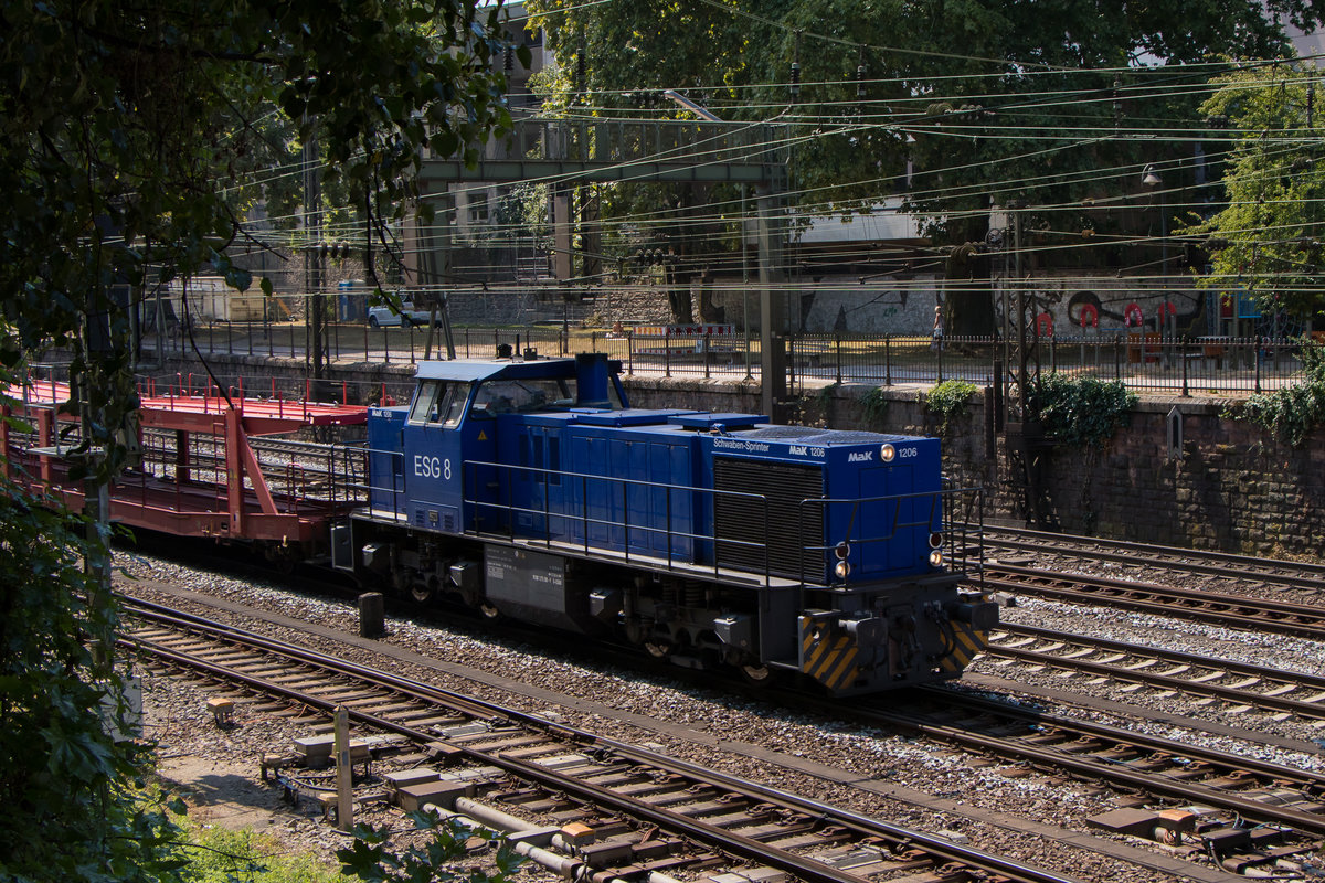 275 108-9 mit einem Güterzug. Aufgenommen am 25. Juli 2018 in Offenburg. 