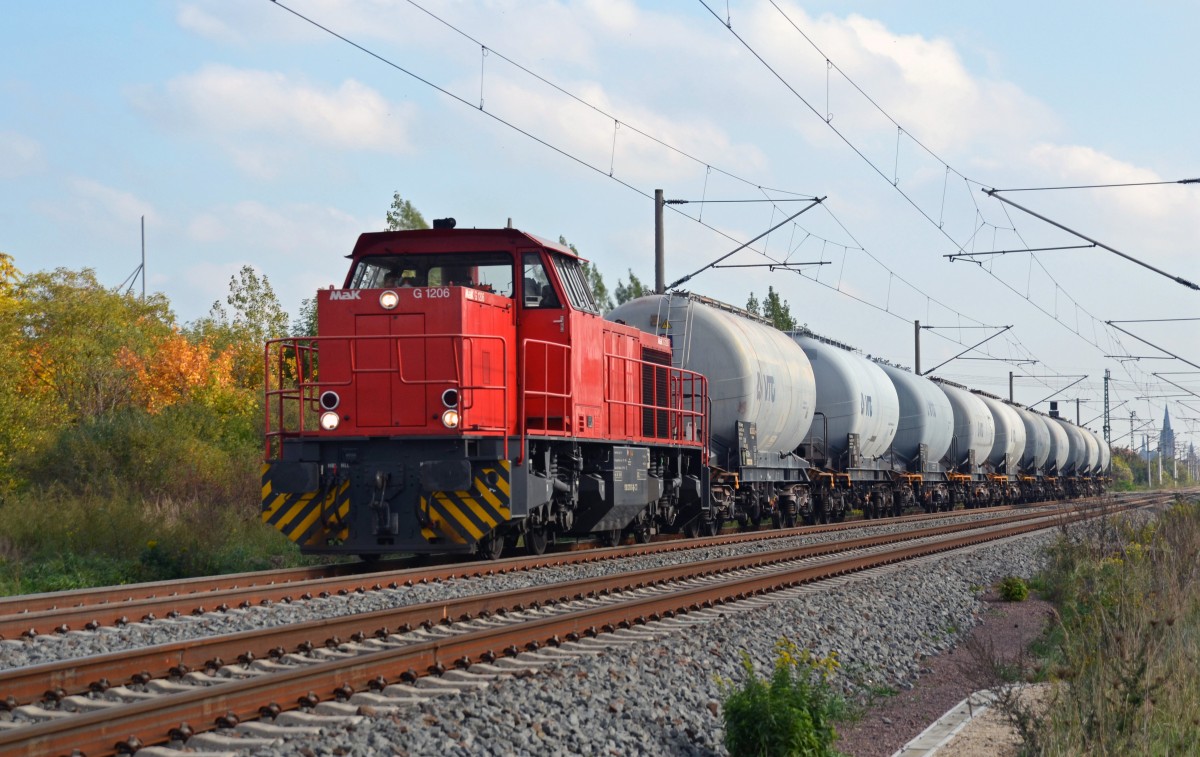 275 111 der RBB zog am 13.10.13 einen Silozug durch Greppin Richtung Dessau.