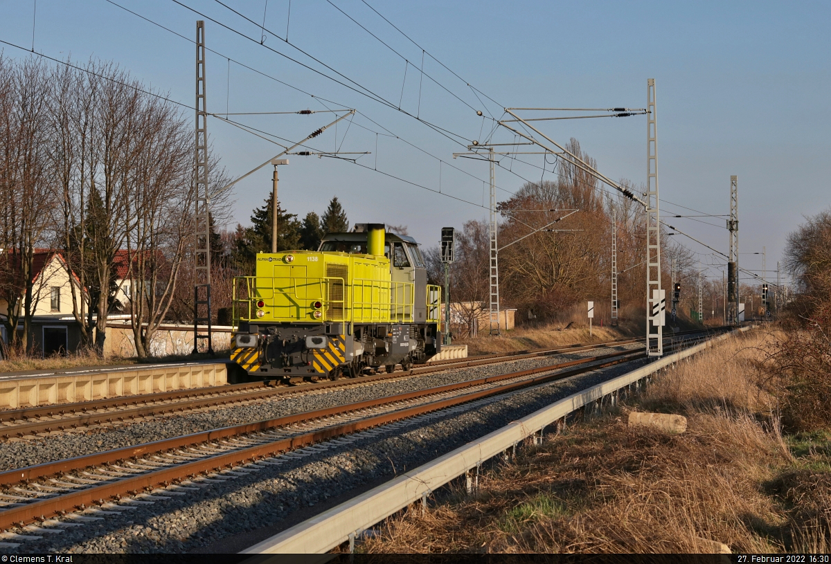 275 119-6 (Lok 1138 | Vossloh G 1206) auf Solofahrt durch den Hp Zscherben Richtung Sangerhausen.

🧰 Alpha Trains Belgium NV/SA, vermietet an die LOCON Logistik & Consulting AG
🕓 27.2.2022 | 16:30 Uhr