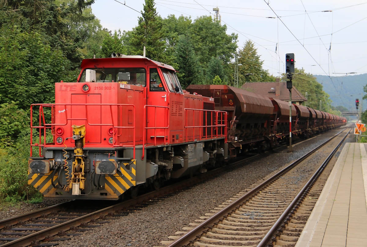 275 120-4  Brigitte  am Zugschluss eines Schotterzuges gezogen von 225 094-2. Aufgenommen in Bad Sooden-Allendorf am 21.09.2015.