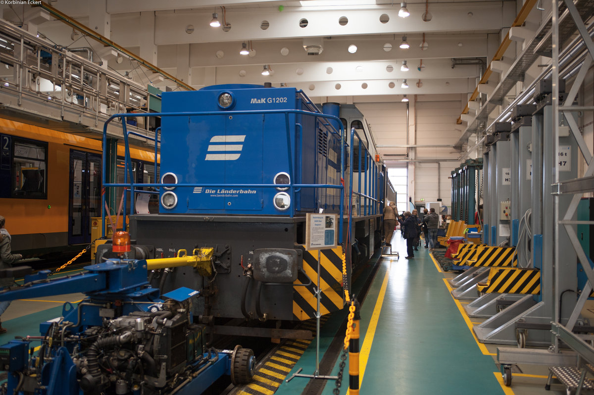 275 842 der Länderbahn im Werk in Schwandorf, 08.10.2017