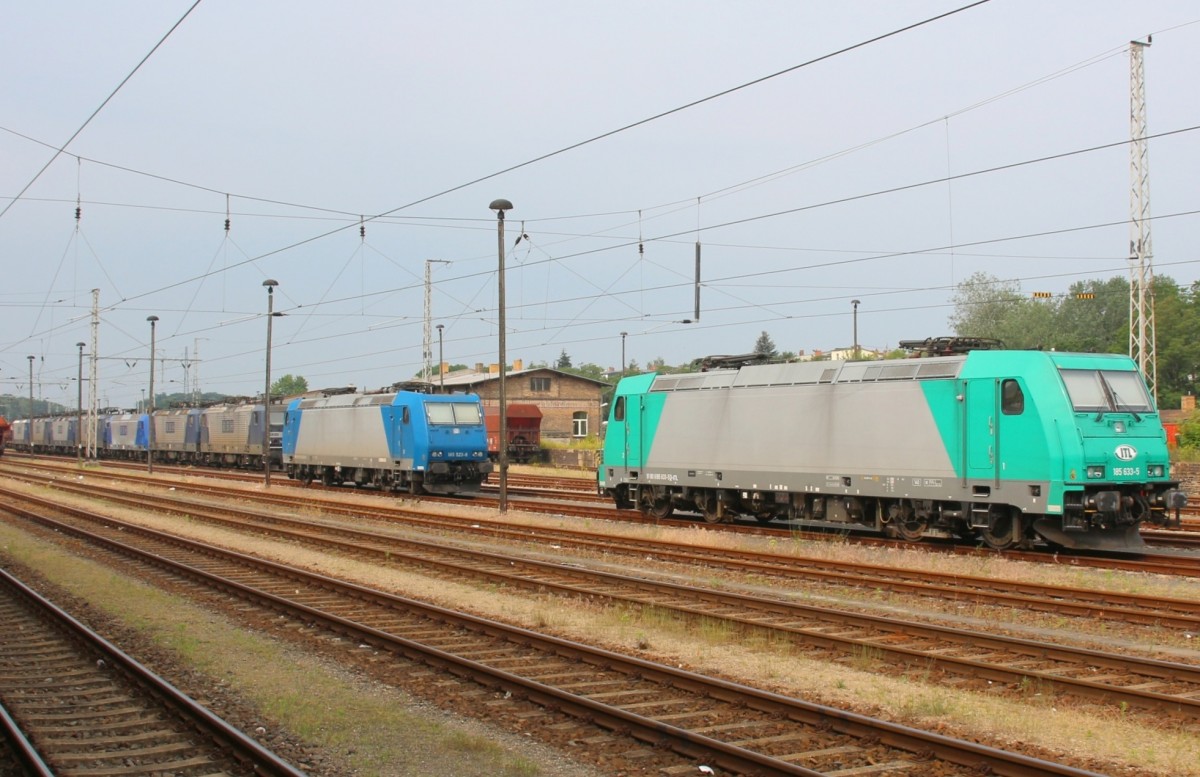 27.6.2015 Eberswalde Hbf. 185 523 + 633 (v.l.) + 7 RBH Maschinen abgestellt