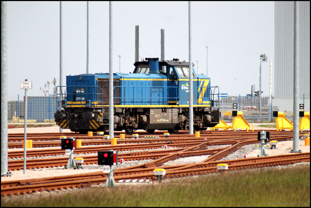 277 402-4 der evb abgestellt auf dem Jade-Weser-Port und wartet auch ihren Containerzug. 20/05/2017 Wilhelmshaven