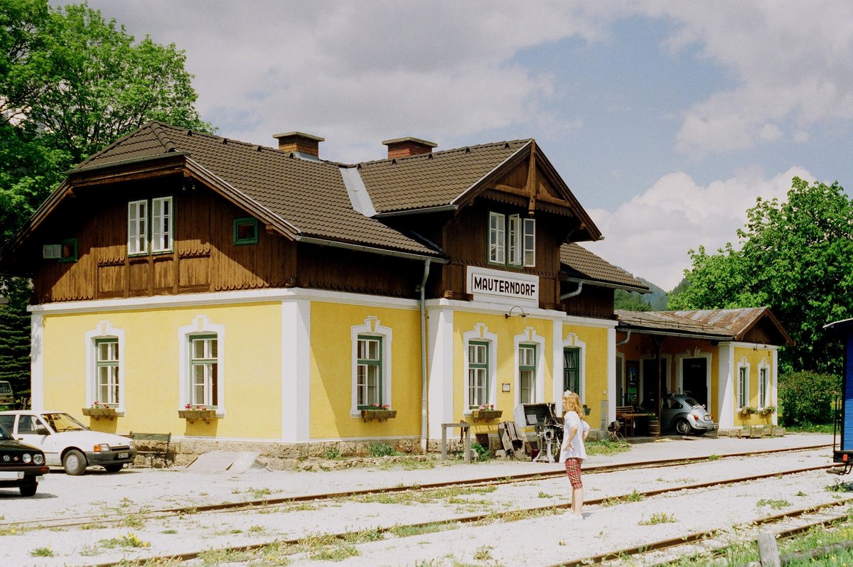 28.05.1995, Österreich, Murtalbahn, Bahnhof Mauterndorf, Bahnseite