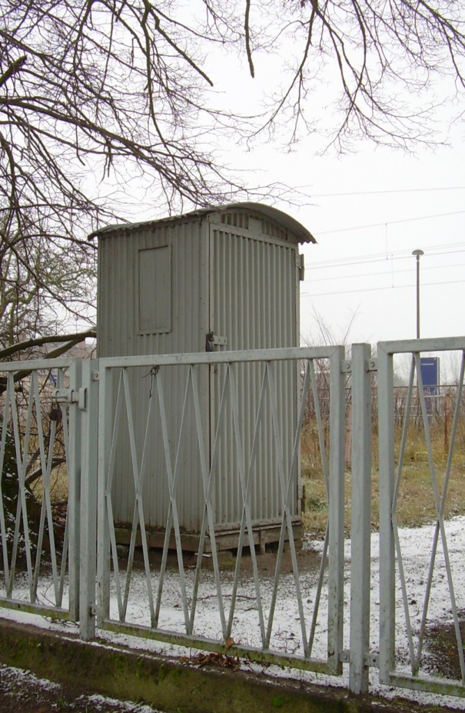 28.12.2008 Ferdinandshof. Alte F-Bude aus Wellblech