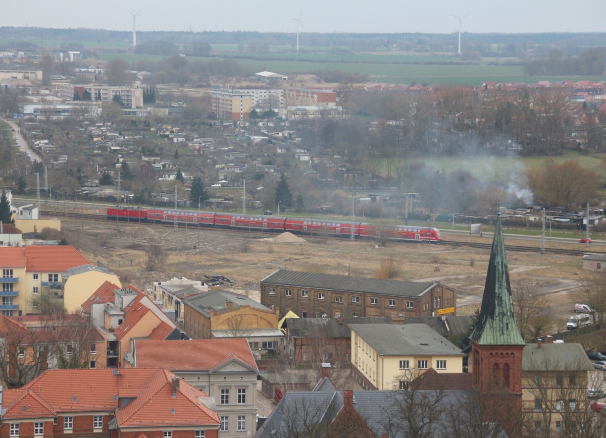 28.3.2015 Greifswald. RE 3 nach Stralsund Rügendamm fährt ein.
