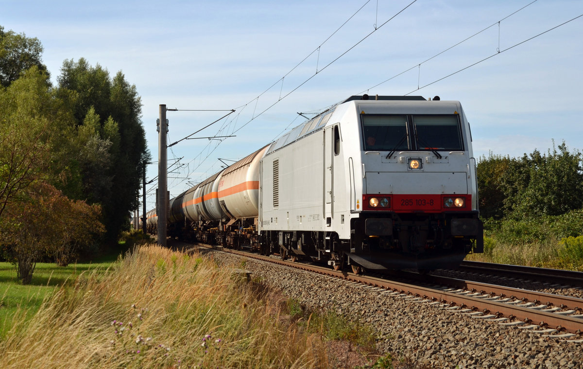 285 103 der hvle rollte am 07.08.16 mit dem Ammoniakzug der InfraLeuna von Wittenberg-Piesteritz kommend durch Greppin Richtung Bitterfeld. Ziel des Zuges ist Großkorbetha.