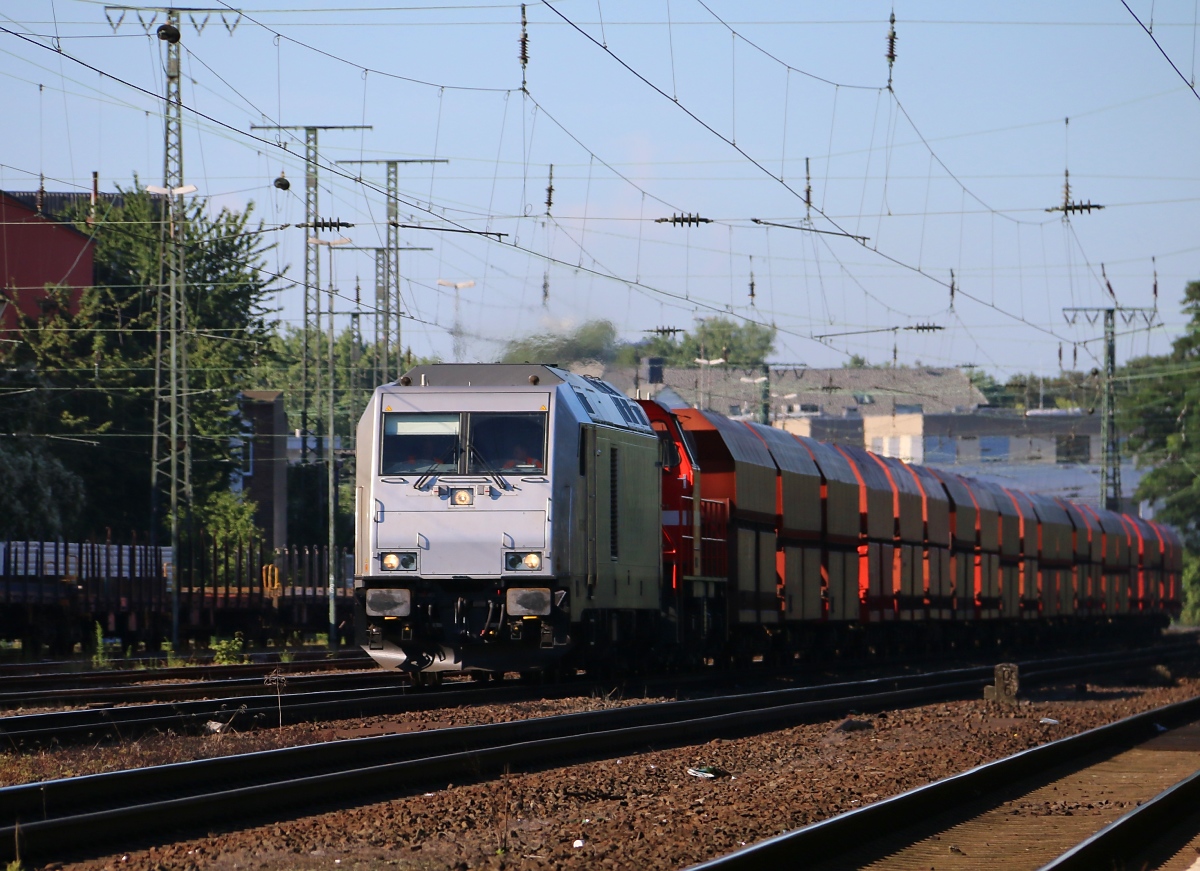 285 116-0 (DE805) mit 272 011-4(DE93) mit Kohlewagen in Köln West. Aufgenommen am 15.07.2014.
