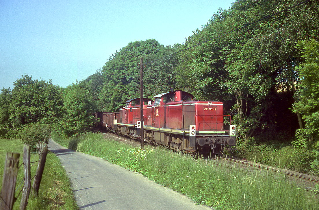 290 175 + 290 254, Heiligenhaus Angerweg, 12.06.1984.
