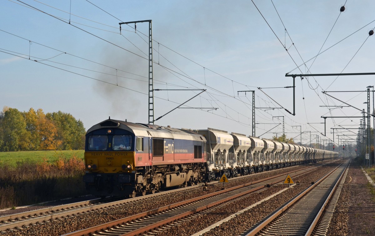 29003 der HHPI zog am 31.10.15 einen langen Kieszug durch Rodleben Richtung Magdeburg.