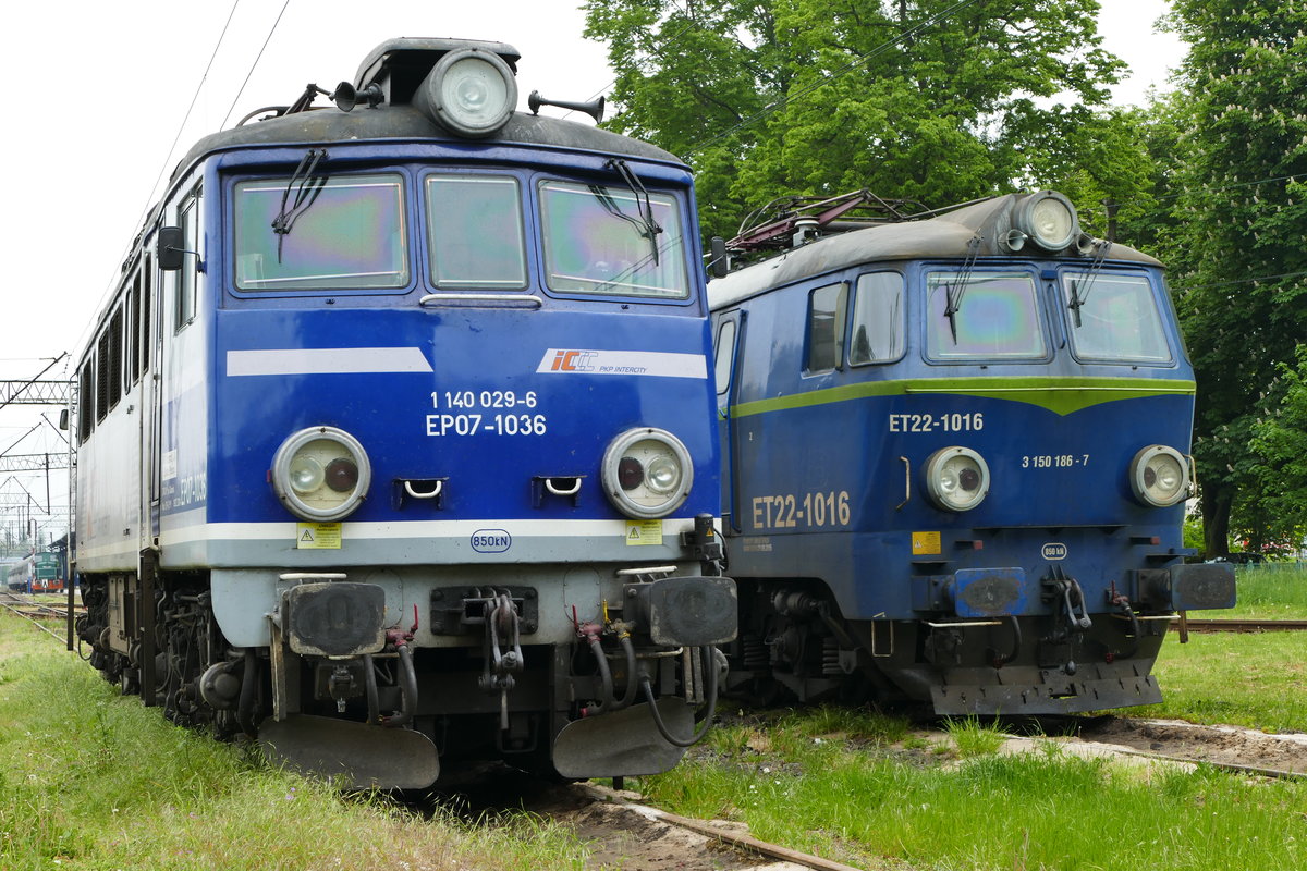 29.05.2017, Auf den öffentlich zugänglichen Abstellgleisen des Bahnhofs Kolberg traf ich heute auf diese Loks. 