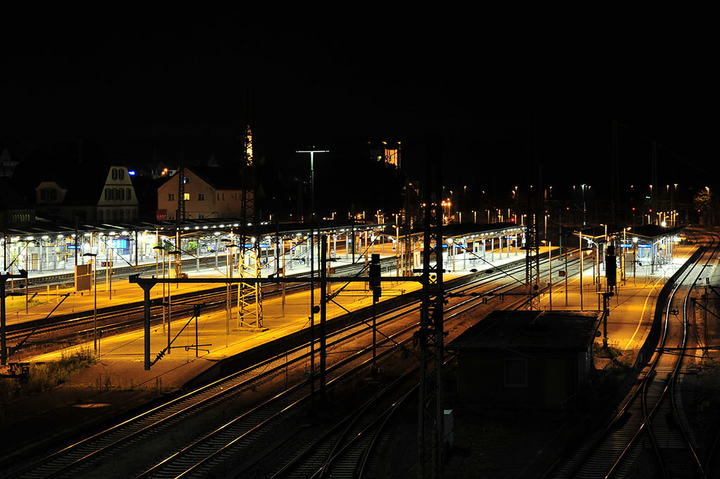 29.08.2014 Plochingen bei Nacht - im Hintergrund erkennt man das Hundertwasser-Haus 