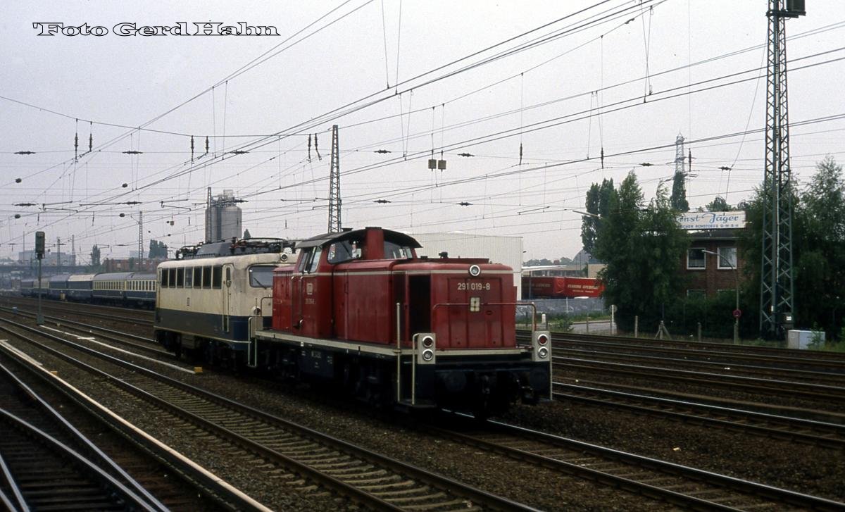 291019 hat am 9.6.1988 in Hamburg Eidelstedt 140534 in Richtung Kiel am Haken.