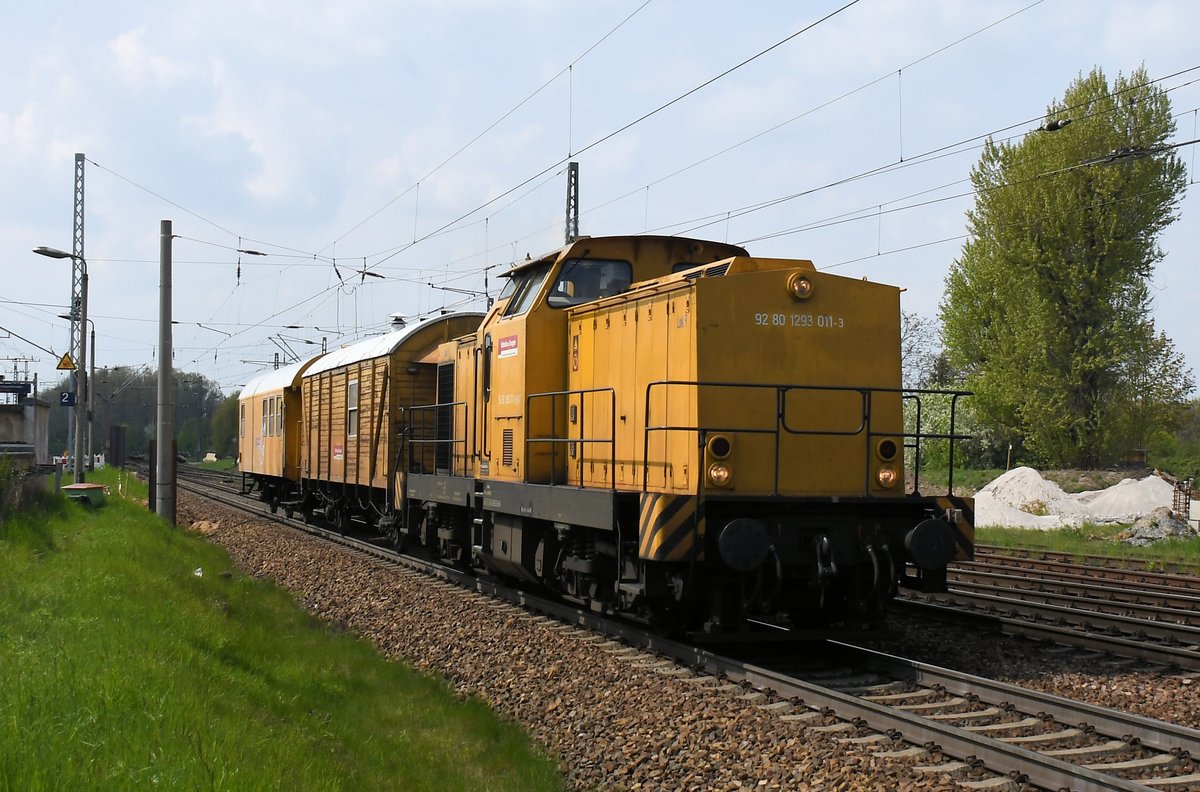 293 011 mit den Wagen 14 11 016 Gos und 23 29 176 am 03.05.16 in Leipzig-Thekla