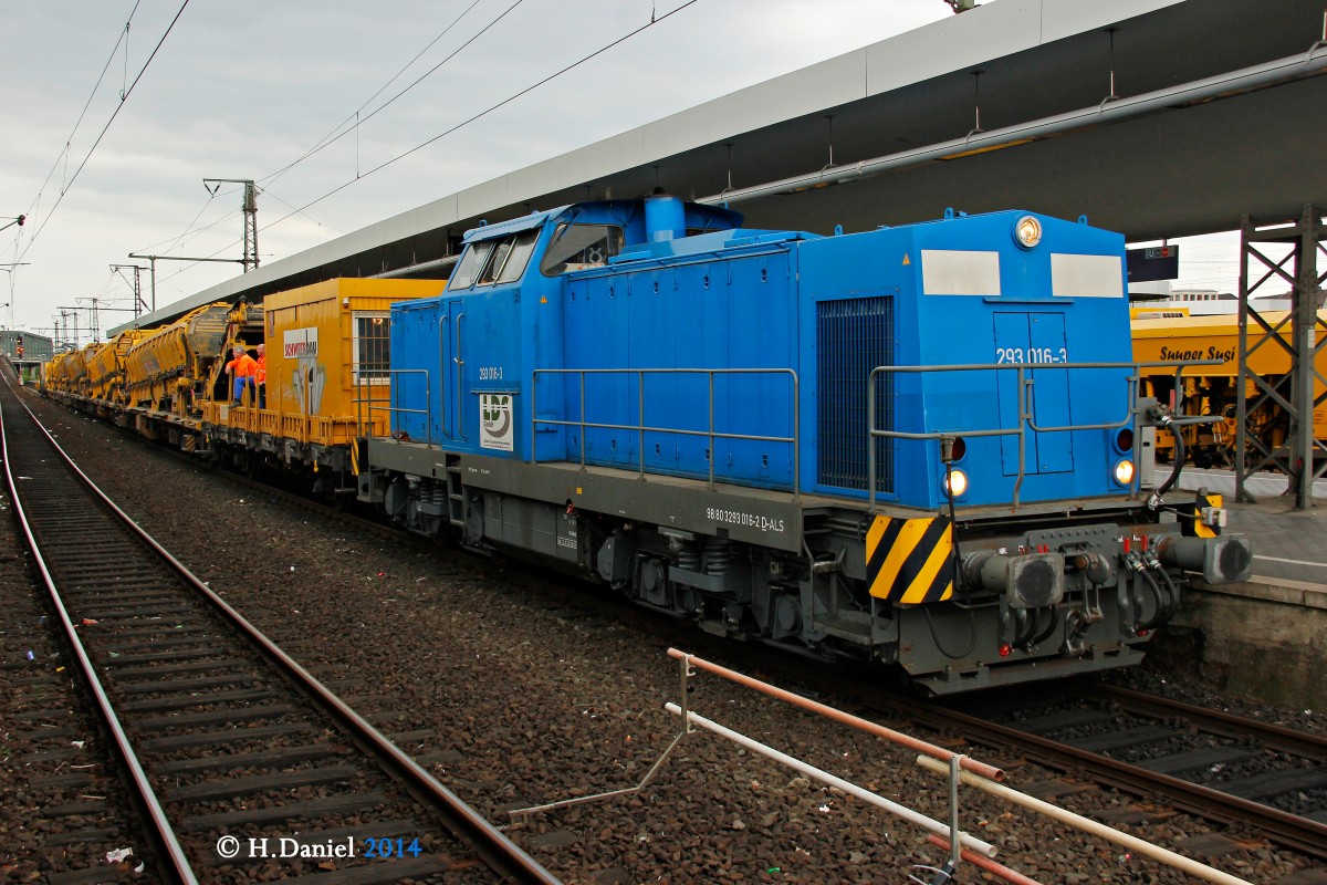 293 016-3 LDS mit Schweerbau Bauzug in K�ln Messe Deutz, April 2014.