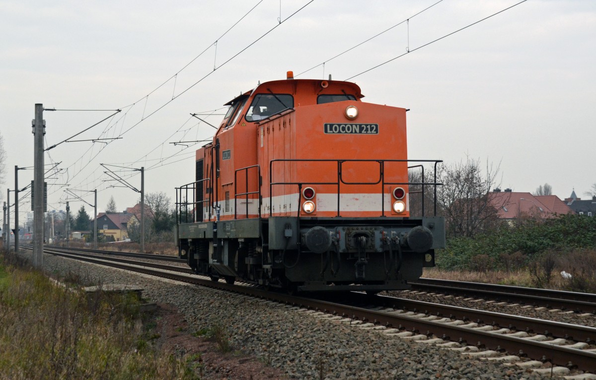 293 503 der Locon fuhr am 15.12.15 Lz durch Greppin Richtung Bitterfeld.