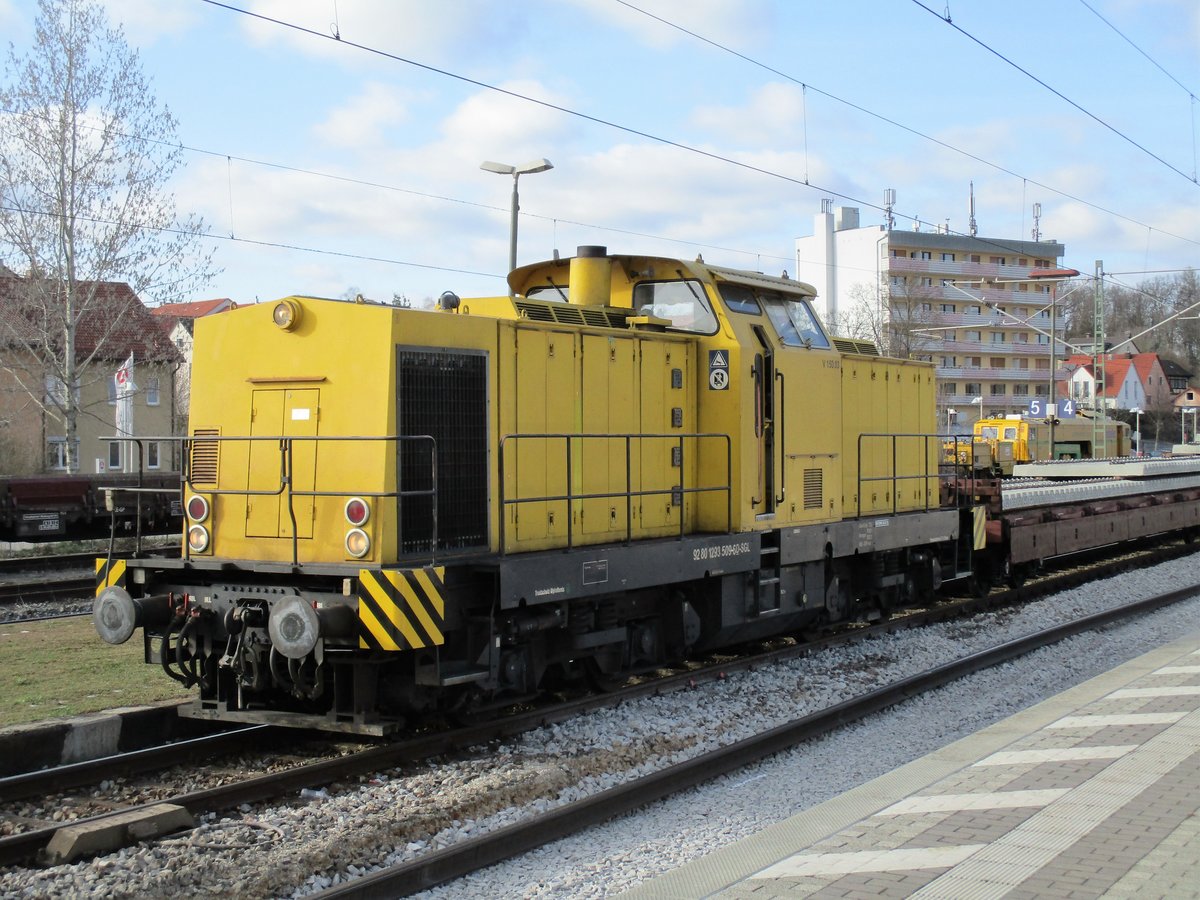 293 509 der SGL GmbH im Bahnhof Roth mit neuen Schwellen (1.4.16). Neue Hauptuntersuchung 26.02.16 OWS.