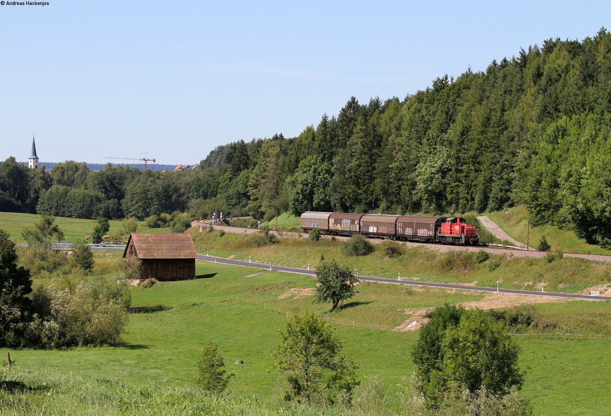 294 588-9 mit dem EK 55838 (Neustadt(Schwarzw)-Villingen(Schwarzw)) bei Löffingen 7.8.17