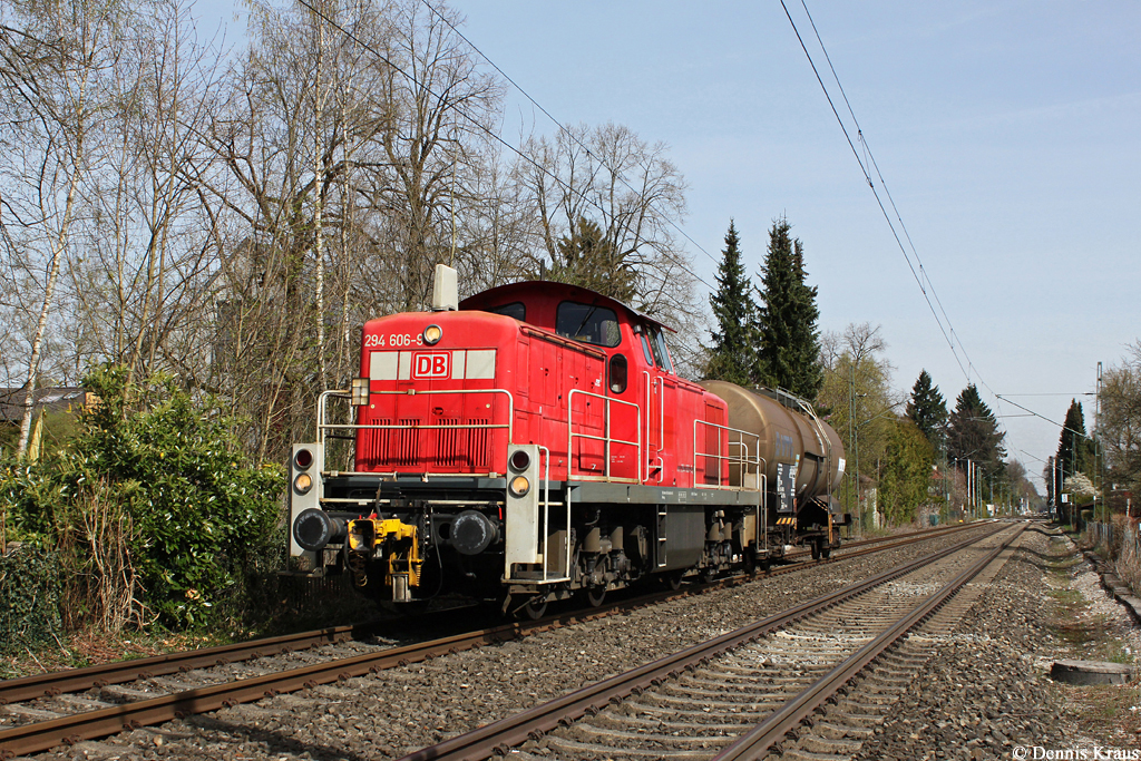 294 606 durchfährt mit der Übergabe 56358 (München Süd - Höllriegeslkreuth) Pullach. 03.04.2014.